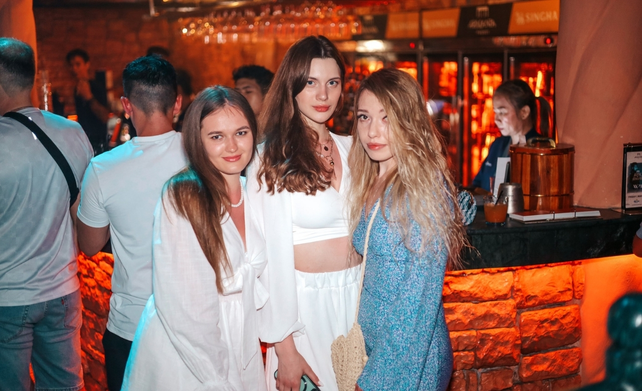 Phuket Pub Crawl exclusive experience